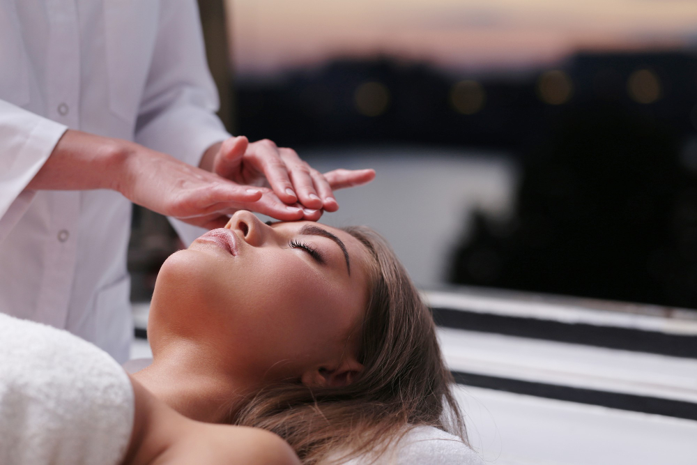 Experience Holistic Wellness on Your Vacation: Discover Reiki at the Hollander Hotel